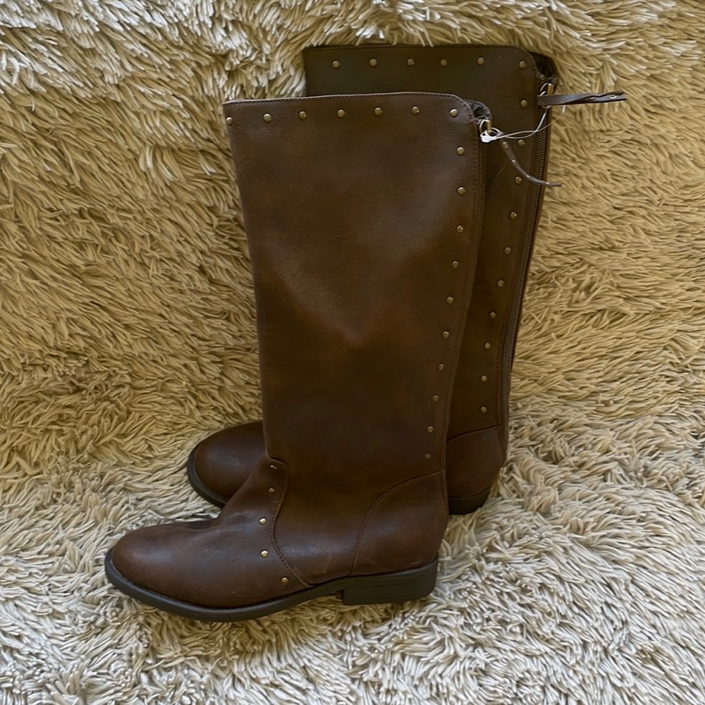 New Without Tags Sugar Brown Tall Boots. Size 5